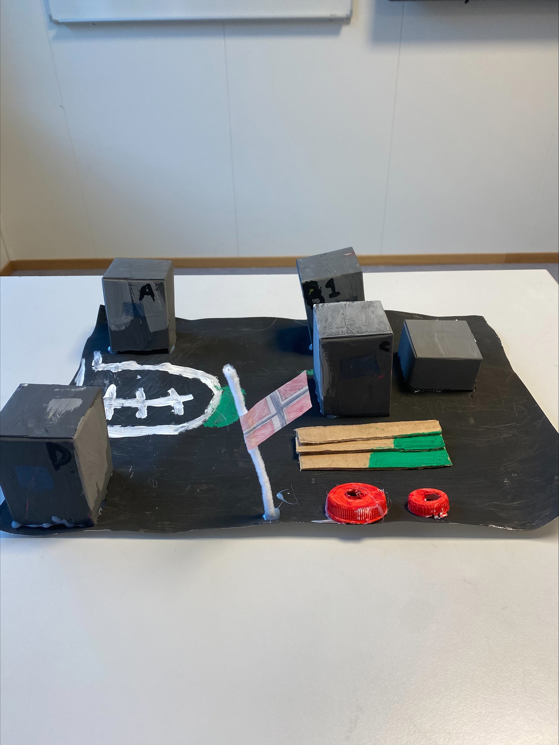 En 3D modell av midlertidige Klemetsrud skole laget i ulike materialer - modell 2