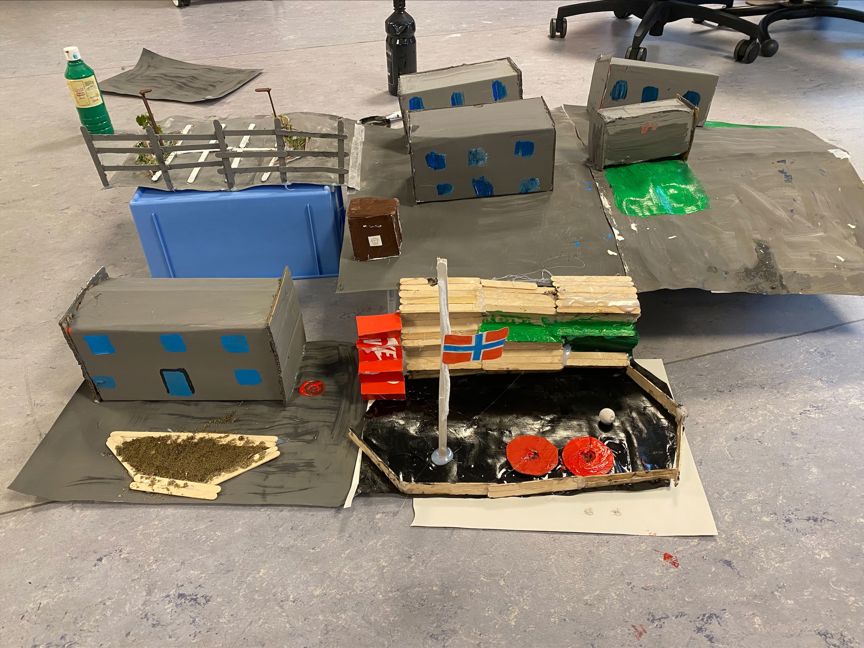 Foto: Modell av midlertidige Klemetsrud skole laget i ulike materialer En 3D modell av midlertidige Klemetsrud skole laget i ulike materialer - modell 4