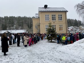 Juletregang i skoleg&aring;rden.jpg